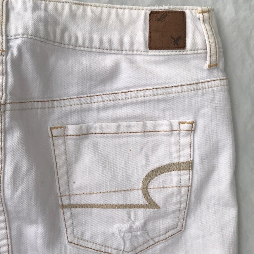 American Eagle White Denim Distressed Skirt Size 6 - Picture 4 of 7